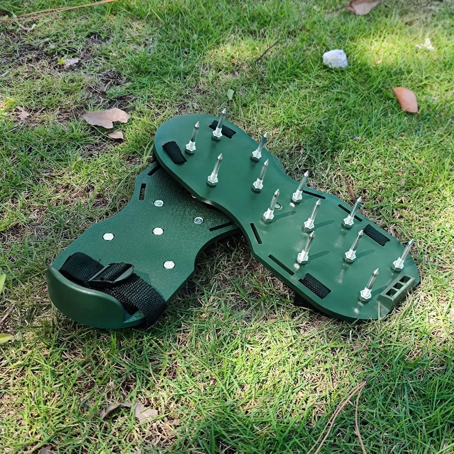 Lawn Aerator Sandals, Garden Grass Aerator Spiked Sandals Green Studded Shoes for Yard Patio Garden Excavation Lawn Aerator Sandals, Garden Grass Aerator Spiked Sandals Green Studded Shoes for Yard Patio Garden Excavation
